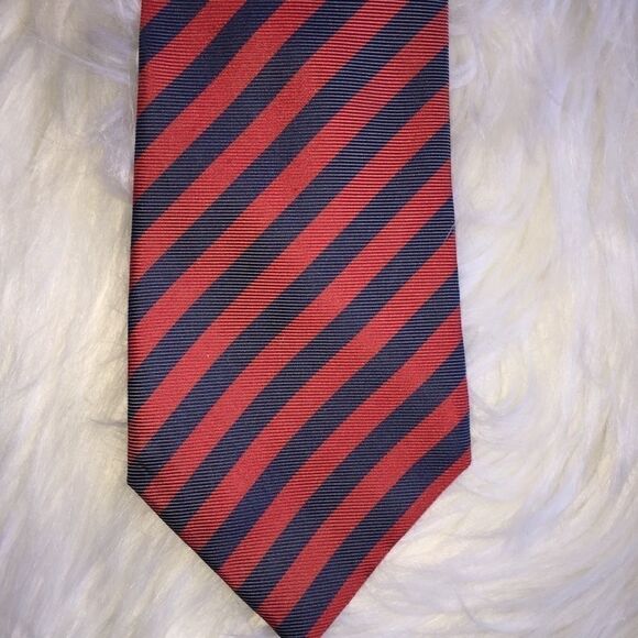 Men’s Van Heusen Navy and Red Tie - Picture 2 of 4